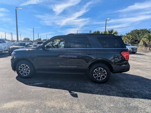 Certified 2024 Ford Expedition XLT image 8