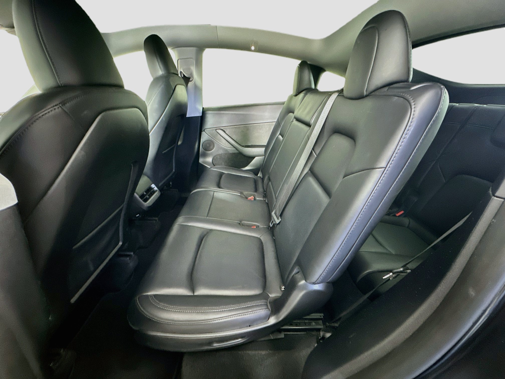 Used 2024 Tesla Model Y Long Range AWD/4WD image 29