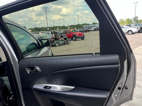 Used 2016 Dodge Journey SXT w/ Comfort/Convenience Group image 14