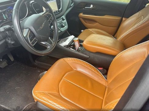 Used 2021 Chrysler Pacifica Pinnacle image 8