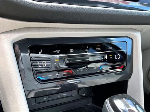 Certified 2023 Volkswagen Tiguan SE R-Line FWD image 28