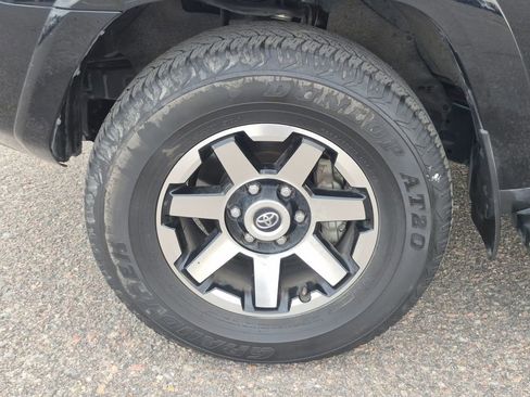 Used 2024 Toyota 4Runner TRD Off-Road Premium image 17