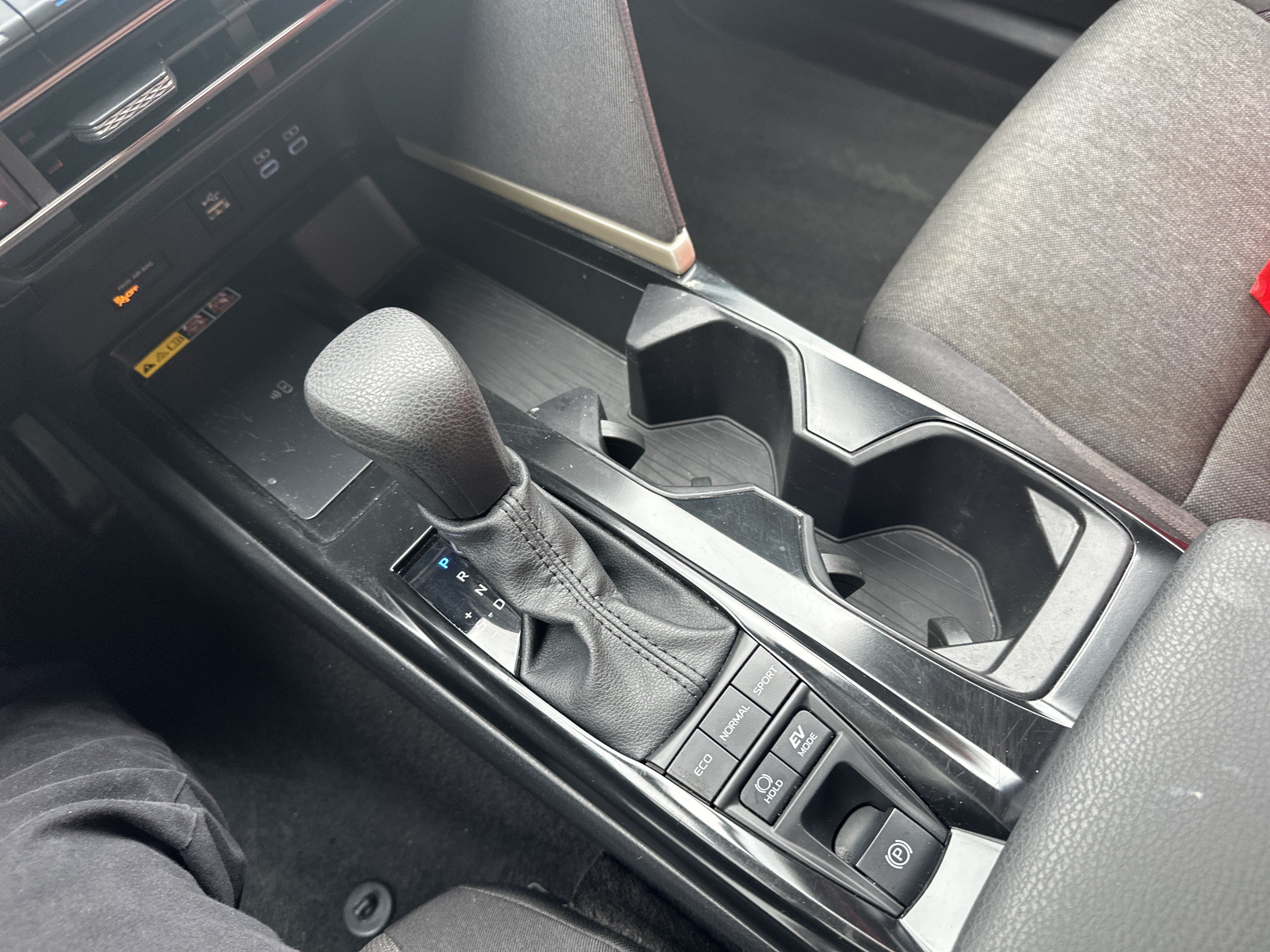 Used 2025 Toyota Camry LE FWD image 25