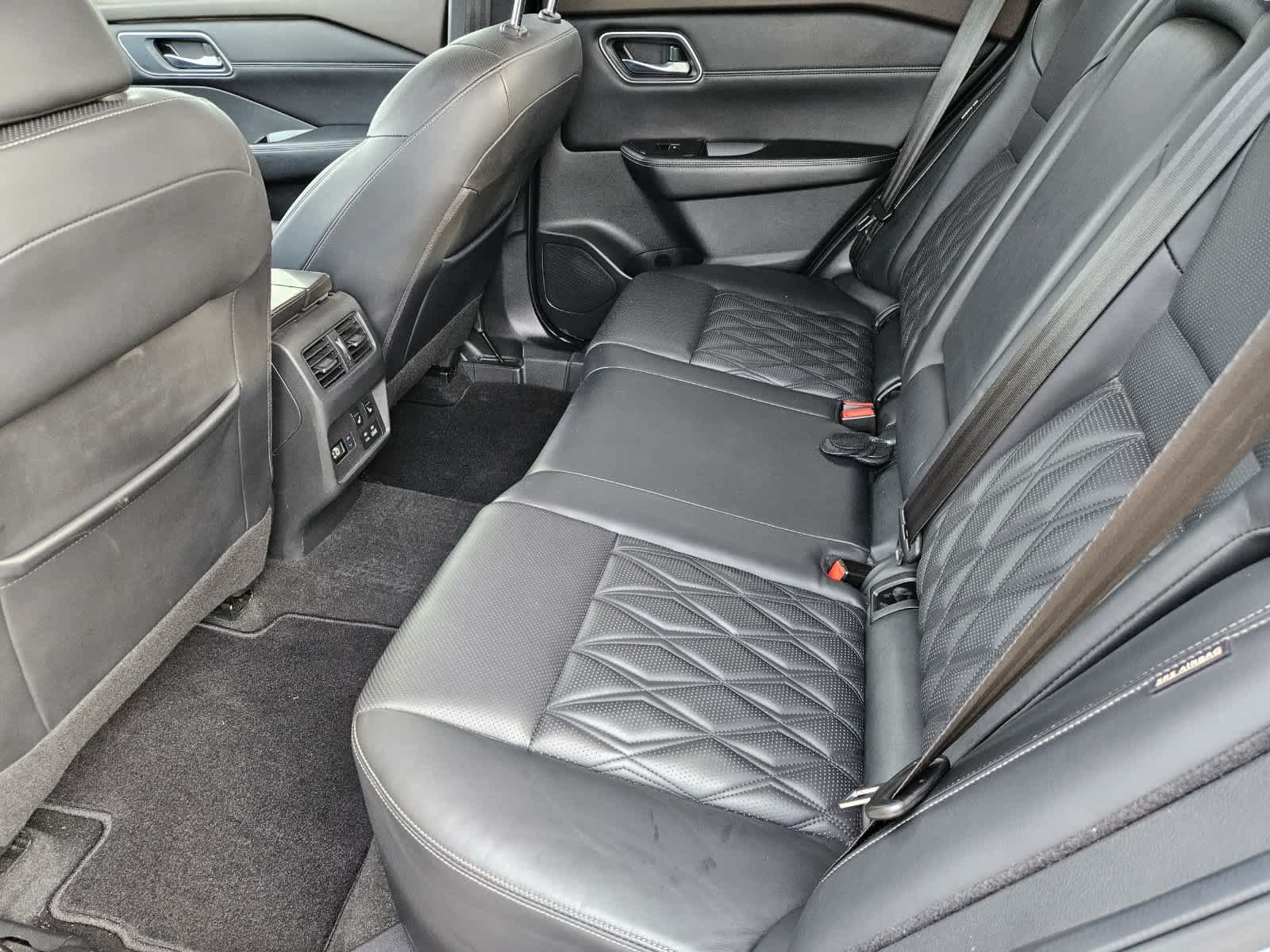 Used 2021 Nissan Rogue Platinum FWD image 29