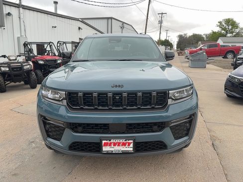 New 2026 Jeep Grand Cherokee L Limited AWD/4WD image 2