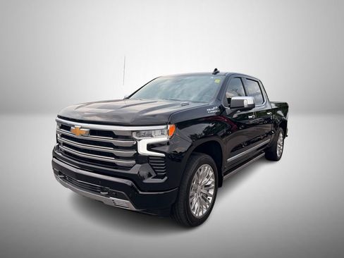 Used 2025 Chevrolet Silverado 1500 High Country w/ High Country Premium Package AWD/4WD image 2