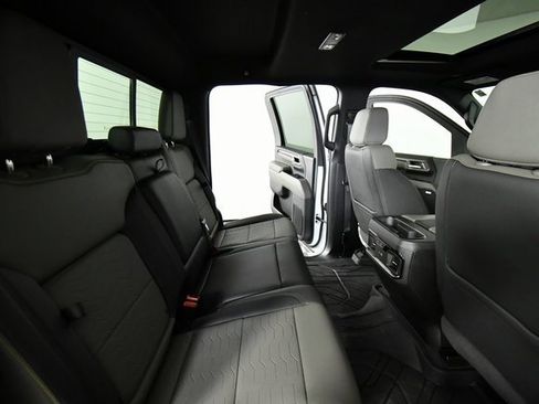 Used 2024 Chevrolet Silverado 2500 ZR2 w/ Technology Package image 25