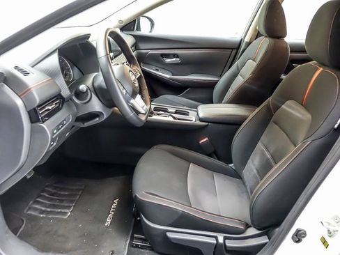 Used 2025 Nissan Sentra SR image 8