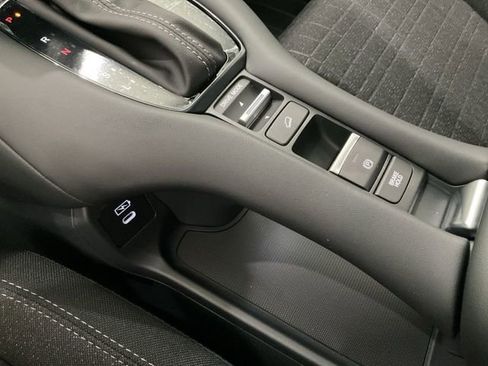 New 2026 Honda HR-V LX image 11