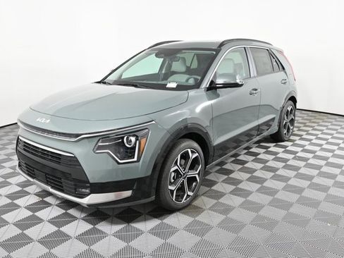 New 2025 Kia Niro EX Touring image 2