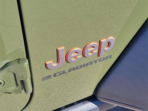 Used 2023 Jeep Gladiator Mojave w/ Trailer Tow Package image 9