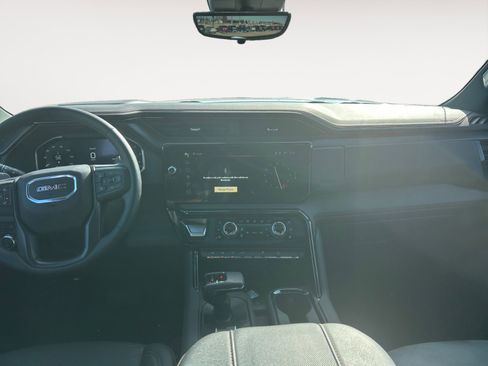 Used 2024 GMC Sierra 1500 AT4 w/ Technology Package image 10