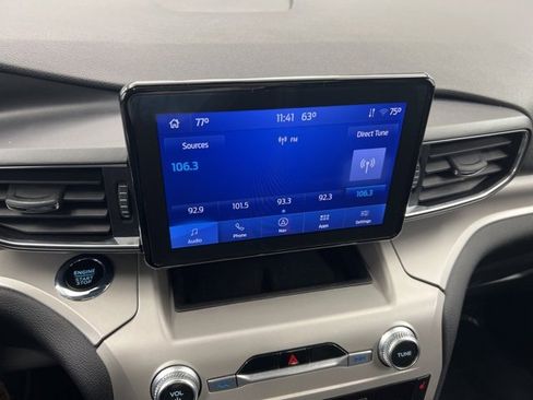 Used 2022 Ford Explorer XLT w/ Equipment Group 202A image 18