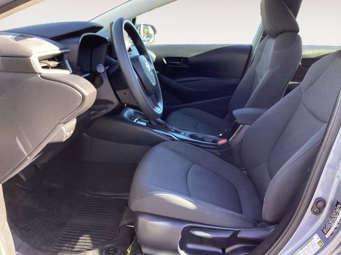 Used 2022 Toyota Corolla LE image 23