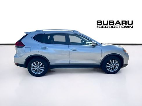 Used 2017 Nissan Rogue SV FWD image 8