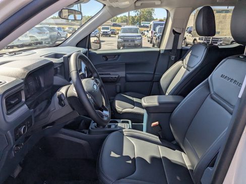 New 2025 Ford Maverick Lariat w/ Black Appearance Package image 16