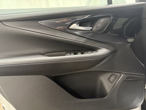 Used 2024 Chevrolet Blazer EV LT image 12