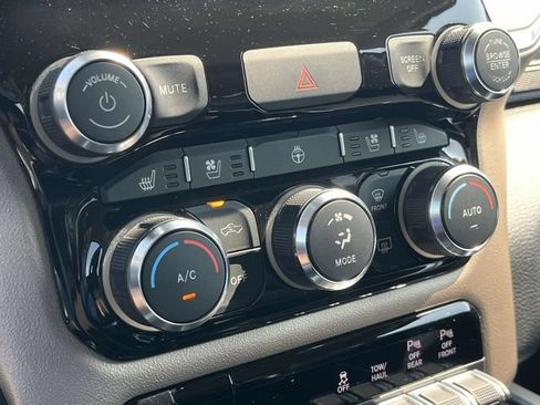 Used 2022 RAM 1500 Laramie AWD/4WD image 32
