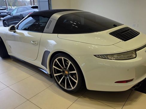 Used 2014 Porsche 911 Targa 4S image 4