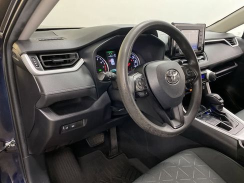 Used 2021 Toyota RAV4 XLE image 2