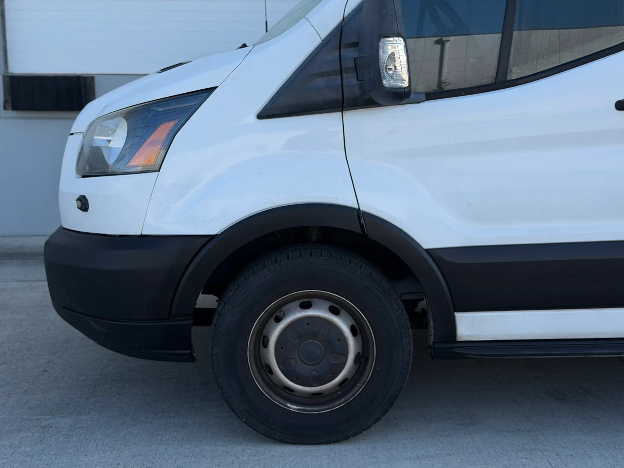 Used 2019 Ford Transit 150 130 Low Roof RWD image 22