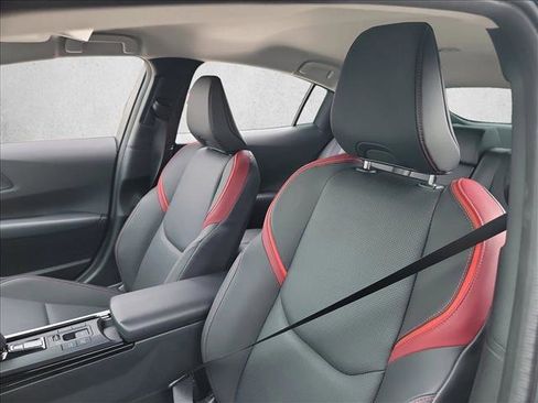 Used 2025 Toyota Prius Plug-In Hybrid image 13