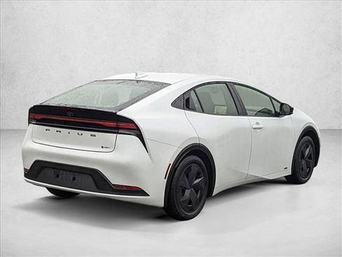 Certified 2023 Toyota Prius LE image 5