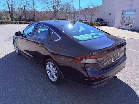 Used 2023 Honda Accord LX image 10