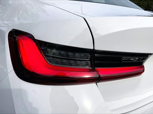 Used 2025 BMW 330i Sedan w/ Premium Package image 27
