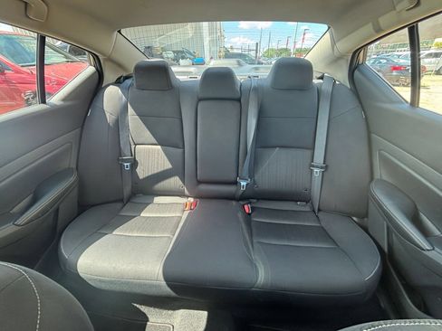 Used 2025 Nissan Altima 2.5 SV FWD image 38