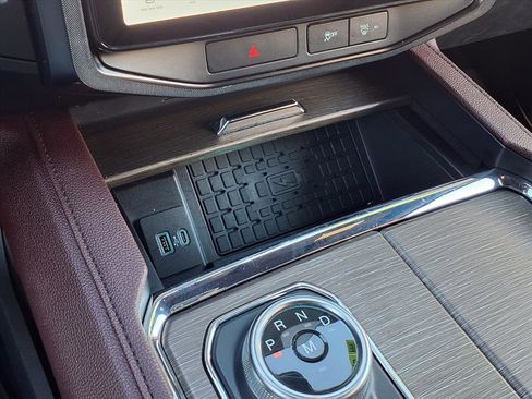 Used 2022 Ford Expedition Max Limited image 16