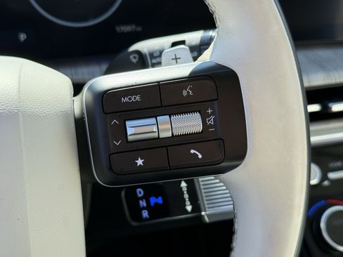 Used 2025 Hyundai Santa Fe Calligraphy image 17
