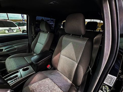Used 2015 Toyota Tacoma 4x4 Double Cab image 12