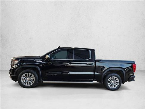 Used 2023 GMC Sierra 1500 Denali w/ Technology Package AWD/4WD image 7