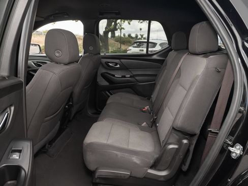 Used 2023 Chevrolet Traverse LT FWD image 36