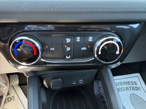 Used 2025 Chevrolet TrailBlazer LT AWD/4WD image 28