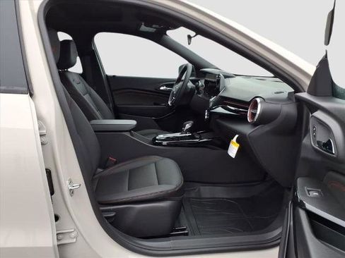 New 2026 Chevrolet Trax RS w/ Sunroof Package image 10