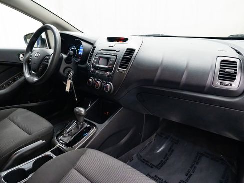 Used 2017 Kia Forte LX FWD image 25