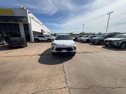 Used 2025 Buick Encore GX Preferred image 16