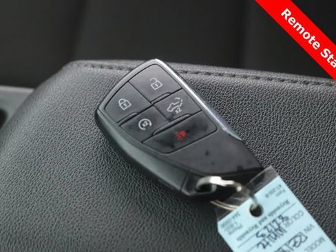 Used 2024 GMC Sierra 1500 Elevation AWD/4WD image 3