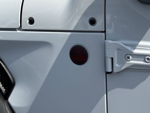 Used 2022 Jeep Gladiator Rubicon w/ Cold Weather Group image 43