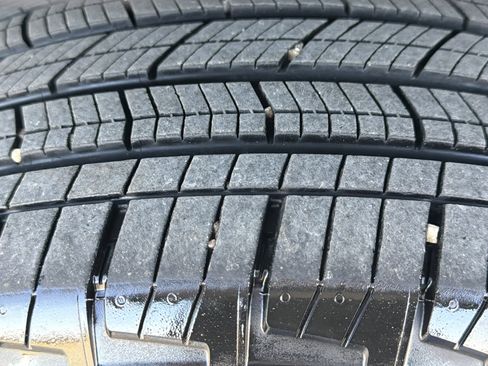 Used 2023 Jeep Grand Cherokee Limited image 27