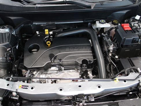 Used 2025 Chevrolet Equinox RS image 9