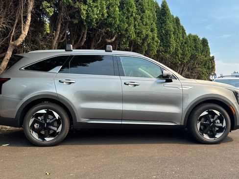 New 2025 Kia Sorento EX w/ EX Panoramic Sunroof Package image 2