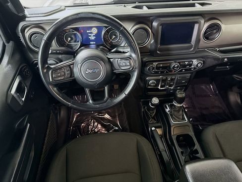 Used 2021 Jeep Wrangler Unlimited Willys image 4