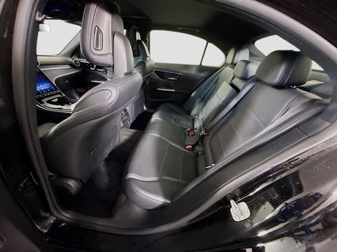 Used 2025 Mercedes-Benz C 300 Sedan image 25