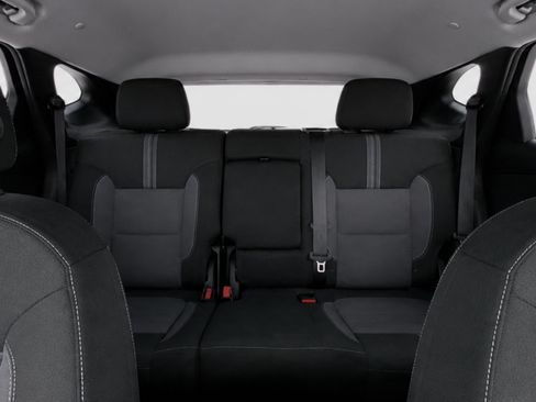 Used 2025 Chevrolet Blazer LT FWD image 17