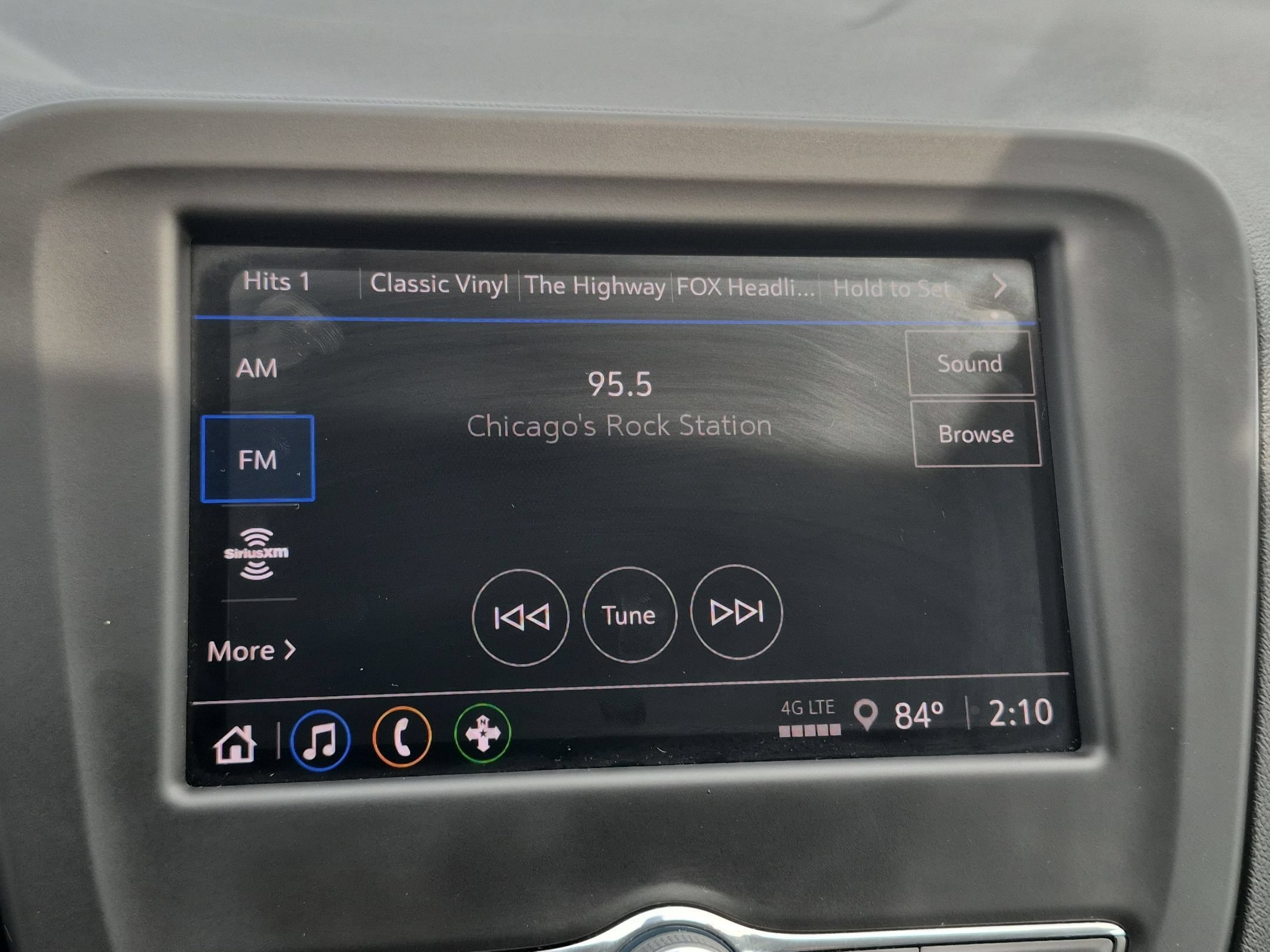 Used 2024 Chevrolet Equinox LT FWD image 18