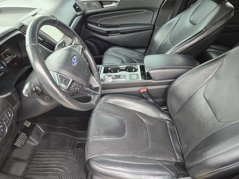 Used 2020 Ford Edge Titanium w/ Equipment Group 301A AWD/4WD image 8