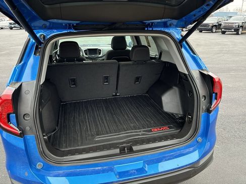 Used 2024 GMC Terrain SLE w/ Driver Convenience Package image 21